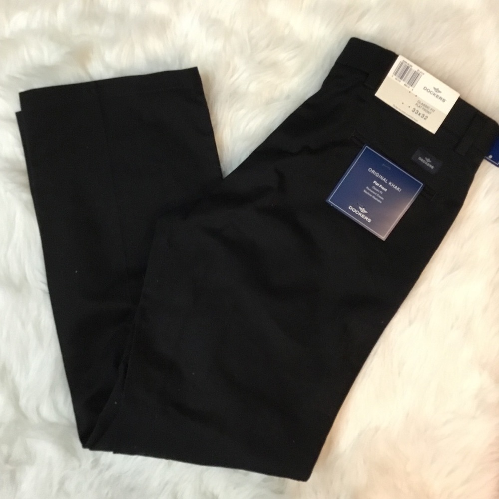 NWT Dockers Classic Fit Black Khaki Pants Size 33